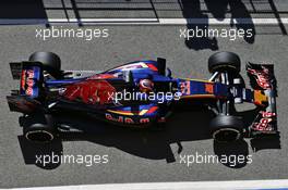 Daniil Kvyat (RUS) Scuderia Toro Rosso STR11. 13.05.2016. Formula 1 World Championship, Rd 5, Spanish Grand Prix, Barcelona, Spain, Practice Day.