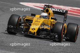 Kevin Magnussen (DEN) Renault Sport F1 Team RS16. 13.05.2016. Formula 1 World Championship, Rd 5, Spanish Grand Prix, Barcelona, Spain, Practice Day.