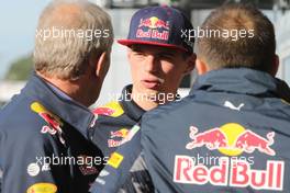 Max Verstappen (NLD) Red Bull Racing with Dr Helmut Marko (AUT) Red Bull Motorsport Consultant (Left). 13.05.2016. Formula 1 World Championship, Rd 5, Spanish Grand Prix, Barcelona, Spain, Practice Day.