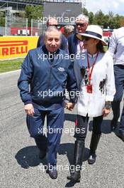 Jean Todt (FRA) FIA President with his wife Michelle Yeoh (MAL) on the grid. 15.05.2016. Formula 1 World Championship, Rd 5, Spanish Grand Prix, Barcelona, Spain, Race Day.