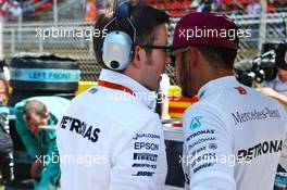 (L to R): Peter Bonnington (GBR) Mercedes AMG F1 Race Engineer with Lewis Hamilton (GBR) Mercedes AMG F1 on the grid. 15.05.2016. Formula 1 World Championship, Rd 5, Spanish Grand Prix, Barcelona, Spain, Race Day.