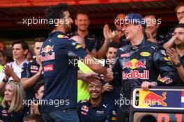 1st place Max Verstappen (NLD) Red Bull Racing celebrates with the team and Daniel Ricciardo (AUS) Red Bull Racing. 15.05.2016. Formula 1 World Championship, Rd 5, Spanish Grand Prix, Barcelona, Spain, Race Day.