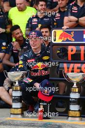 1st place Max Verstappen (NLD) Red Bull Racing celebrates with the team. 15.05.2016. Formula 1 World Championship, Rd 5, Spanish Grand Prix, Barcelona, Spain, Race Day.