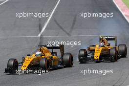Kevin Magnussen (DEN), Renault Sport F1 Team and Jolyon Palmer (GBR), Renault Sport F1 Team  15.05.2016. Formula 1 World Championship, Rd 5, Spanish Grand Prix, Barcelona, Spain, Race Day.