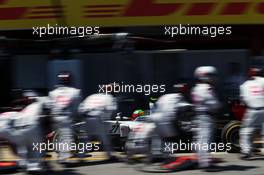 Esteban Gutierrez (MEX) Haas F1 Team VF-16 makes a pit stop. 15.05.2016. Formula 1 World Championship, Rd 5, Spanish Grand Prix, Barcelona, Spain, Race Day.
