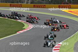 Nico Rosberg (GER) Mercedes AMG F1 W07 Hybrid leads team mate Lewis Hamilton (GBR) Mercedes AMG F1 W07 Hybrid at the start of the race. 15.05.2016. Formula 1 World Championship, Rd 5, Spanish Grand Prix, Barcelona, Spain, Race Day.