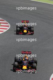 Daniel Ricciardo (AUS) Red Bull Racing RB12 leads team mate Max Verstappen (NLD) Red Bull Racing RB12. 15.05.2016. Formula 1 World Championship, Rd 5, Spanish Grand Prix, Barcelona, Spain, Race Day.
