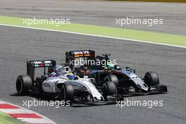 Felipe Massa (BRA) Williams FW38 and ng battle for position. 15.05.2016. Formula 1 World Championship, Rd 5, Spanish Grand Prix, Barcelona, Spain, Race Day.