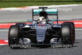 Lewis Hamilton (GBR) Mercedes AMG F1 W07 Hybrid. 14.05.2016. Formula 1 World Championship, Rd 5, Spanish Grand Prix, Barcelona, Spain, Qualifying Day.