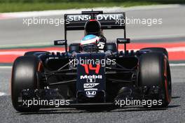 Fernando Alonso (ESP) McLaren MP4-31. 14.05.2016. Formula 1 World Championship, Rd 5, Spanish Grand Prix, Barcelona, Spain, Qualifying Day.