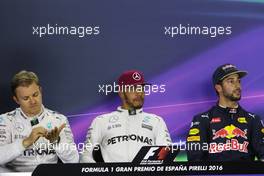 Post qualifying FIA Press Conference (L to R): Nico Rosberg (GER) Mercedes AMG F1; Lewis Hamilton (GBR) Mercedes AMG F1; Daniel Ricciardo (AUS) Red Bull Racing. 14.05.2016. Formula 1 World Championship, Rd 5, Spanish Grand Prix, Barcelona, Spain, Qualifying Day.