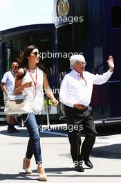 Bernie Ecclestone (GBR) with his wife Fabiana Flosi (BRA). 14.05.2016. Formula 1 World Championship, Rd 5, Spanish Grand Prix, Barcelona, Spain, Qualifying Day.