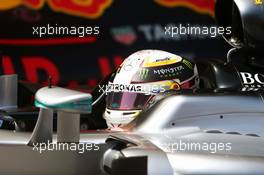 Pole sitter Lewis Hamilton (GBR) Mercedes AMG F1 W07 Hybrid in parc ferme. 14.05.2016. Formula 1 World Championship, Rd 5, Spanish Grand Prix, Barcelona, Spain, Qualifying Day.