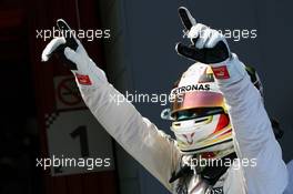 Lewis Hamilton (GBR) Mercedes AMG F1 celebrates his pole position in parc ferme. 14.05.2016. Formula 1 World Championship, Rd 5, Spanish Grand Prix, Barcelona, Spain, Qualifying Day.