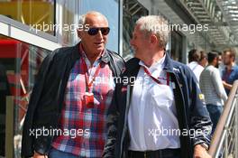 (L to R): Dietrich Mateschitz (AUT) CEO and Founder of Red Bull with Dr Helmut Marko (AUT) Red Bull Motorsport Consultant. 15.05.2016. Formula 1 World Championship, Rd 5, Spanish Grand Prix, Barcelona, Spain, Race Day.
