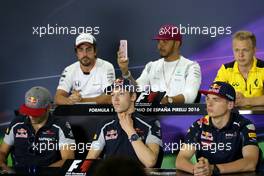 Daniil Kvyat (RUS), Scuderia Toro Rosso nd Max Verstappen (NL), Red Bull Racing  12.05.2016. Formula 1 World Championship, Rd 5, Spanish Grand Prix, Barcelona, Spain, Preparation Day.
