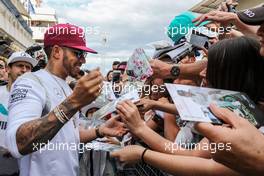 Lewis Hamilton (GBR) Mercedes AMG F1 signs autographs for the fans. 12.05.2016. Formula 1 World Championship, Rd 5, Spanish Grand Prix, Barcelona, Spain, Preparation Day.