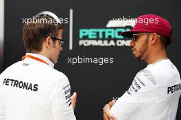 (L to R): Peter Bonnington (GBR) Mercedes AMG F1 Race Engineer with Lewis Hamilton (GBR) Mercedes AMG F1. 12.05.2016. Formula 1 World Championship, Rd 5, Spanish Grand Prix, Barcelona, Spain, Preparation Day.
