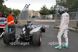 Nico Rosberg (GER) Mercedes AMG F1 W07 Hybrid stopped in the second practice session. 17.06.2016. Formula 1 World Championship, Rd 8, European Grand Prix, Baku Street Circuit, Azerbaijan, Practice Day.