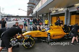Jolyon Palmer (GBR) Renault Sport F1 Team RS16 in the pits. 17.06.2016. Formula 1 World Championship, Rd 8, European Grand Prix, Baku Street Circuit, Azerbaijan, Practice Day.