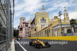 Kevin Magnussen (DEN) Renault Sport F1 Team RS16. 17.06.2016. Formula 1 World Championship, Rd 8, European Grand Prix, Baku Street Circuit, Azerbaijan, Practice Day.