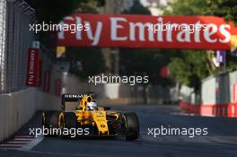 Kevin Magnussen (DEN) Renault Sport F1 Team RS16. 19.06.2016. Formula 1 World Championship, Rd 8, European Grand Prix, Baku Street Circuit, Azerbaijan, Race Day.