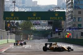 Kevin Magnussen (DEN) Renault Sport F1 Team RS16. 19.06.2016. Formula 1 World Championship, Rd 8, European Grand Prix, Baku Street Circuit, Azerbaijan, Race Day.