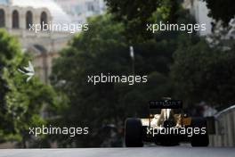 Kevin Magnussen (DEN) Renault Sport F1 Team RS16. 19.06.2016. Formula 1 World Championship, Rd 8, European Grand Prix, Baku Street Circuit, Azerbaijan, Race Day.