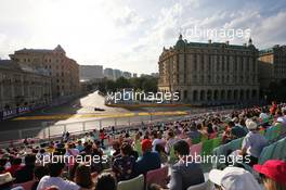 Kevin Magnussen (DEN) Renault Sport F1 Team RS16. 19.06.2016. Formula 1 World Championship, Rd 8, European Grand Prix, Baku Street Circuit, Azerbaijan, Race Day.