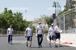 Felipe Massa (BRA) Williams walks the circuit with the team. 16.06.2016. Formula 1 World Championship, Rd 8, European Grand Prix, Baku Street Circuit, Azerbaijan, Preparation Day.