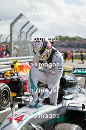 Race winner Lewis Hamilton (GBR) Mercedes AMG F1 W07 Hybrid celebrates parc ferme. 10.07.2016. Formula 1 World Championship, Rd 10, British Grand Prix, Silverstone, England, Race Day.