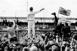 Race winner Lewis Hamilton (GBR) Mercedes AMG F1 celebrates with the fans. 10.07.2016. Formula 1 World Championship, Rd 10, British Grand Prix, Silverstone, England, Race Day.