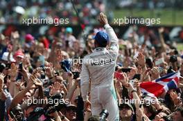 Race winner Lewis Hamilton (GBR) Mercedes AMG F1 celebrates with fans. 10.07.2016. Formula 1 World Championship, Rd 10, British Grand Prix, Silverstone, England, Race Day.