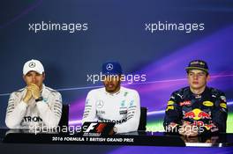 The post race FIA Press Conference (L to R): Nico Rosberg (GER) Mercedes AMG F1; Lewis Hamilton (GBR) Mercedes AMG F1; Max Verstappen (NLD) Red Bull Racing. 10.07.2016. Formula 1 World Championship, Rd 10, British Grand Prix, Silverstone, England, Race Day.