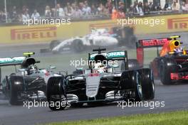 Lewis Hamilton (GBR) Mercedes AMG F1 W07 Hybrid. 10.07.2016. Formula 1 World Championship, Rd 10, British Grand Prix, Silverstone, England, Race Day.