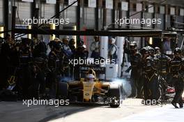 Kevin Magnussen (DEN) Renault Sport F1 Team RS16 makes a pit stop. 10.07.2016. Formula 1 World Championship, Rd 10, British Grand Prix, Silverstone, England, Race Day.