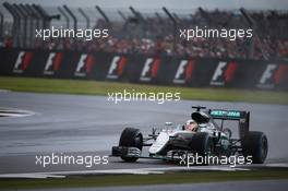 Lewis Hamilton (GBR) Mercedes AMG F1 W07 . 10.07.2016. Formula 1 World Championship, Rd 10, British Grand Prix, Silverstone, England, Race Day.