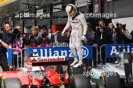 Lewis Hamilton (GBR) Mercedes AMG F1 W07 Hybrid celebrates his pole position in parc ferme. 09.07.2016. Formula 1 World Championship, Rd 10, British Grand Prix, Silverstone, England, Qualifying Day.