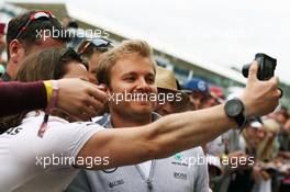 Nico Rosberg (GER) Mercedes AMG F1 with fans. 07.07.2016. Formula 1 World Championship, Rd 10, British Grand Prix, Silverstone, England, Preparation Day.