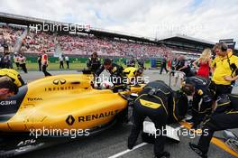 Kevin Magnussen (DEN) Renault Sport F1 Team RS16 on the grid. 31.07.2016. Formula 1 World Championship, Rd 12, German Grand Prix, Hockenheim, Germany, Race Day.