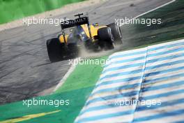Jolyon Palmer (GBR) Renault Sport F1 Team RS16 runs wide. 30.07.2016. Formula 1 World Championship, Rd 12, German Grand Prix, Hockenheim, Germany, Qualifying Day.
