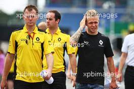 Kevin Magnussen (DEN) Renault Sport F1 Team walks the circuit with the team. 28.07.2016. Formula 1 World Championship, Rd 12, German Grand Prix, Hockenheim, Germany, Preparation Day.