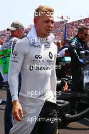 Kevin Magnussen (DEN) Renault Sport F1 Team on the grid. 24.07.2016. Formula 1 World Championship, Rd 11, Hungarian Grand Prix, Budapest, Hungary, Race Day.