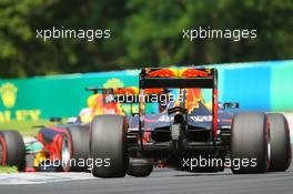 Daniel Ricciardo (AUS) Red Bull Racing RB12 leads team mate Max Verstappen (NLD) Red Bull Racing RB12. 24.07.2016. Formula 1 World Championship, Rd 11, Hungarian Grand Prix, Budapest, Hungary, Race Day.