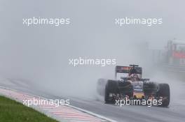 Daniil Kvyat (RUS) Scuderia Toro Rosso STR11. 23.07.2016. Formula 1 World Championship, Rd 11, Hungarian Grand Prix, Budapest, Hungary, Qualifying Day.