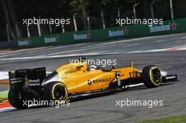 Kevin Magnussen (DEN) Renault Sport F1 Team RS16. 02.09.2016. Formula 1 World Championship, Rd 14, Italian Grand Prix, Monza, Italy, Practice Day.