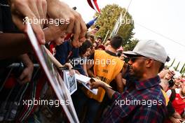 Lewis Hamilton (GBR) Mercedes AMG F1 signs autographs for the fans. 02.09.2016. Formula 1 World Championship, Rd 14, Italian Grand Prix, Monza, Italy, Practice Day.