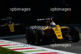 Kevin Magnussen (DEN) Renault Sport F1 Team RS16. 02.09.2016. Formula 1 World Championship, Rd 14, Italian Grand Prix, Monza, Italy, Practice Day.