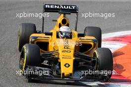 Kevin Magnussen (DEN), Renault Sport F1 Team  02.09.2016. Formula 1 World Championship, Rd 14, Italian Grand Prix, Monza, Italy, Practice Day.