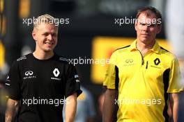 Kevin Magnussen (DEN), Renault Sport F1 Team and Alan Permane (GBR), Renault Sport F1 Team  02.09.2016. Formula 1 World Championship, Rd 14, Italian Grand Prix, Monza, Italy, Practice Day.